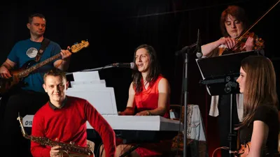 29.11. 19.00 KONCERT KLÁRA SÁRA, DÁMY A PÁNOVÉ